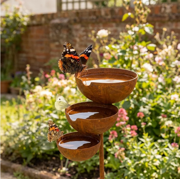 Bain pour oiseaux à trois niveaux – Acier Corten.